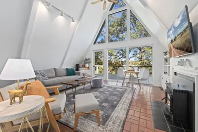 Image de Cabin Allswell - Beaver Lake A-Frame - Sleeps 8