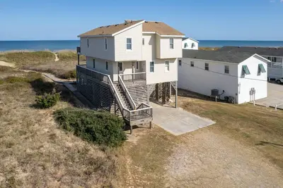Image de Summer Days 4 Bedroom Oceanfront Home