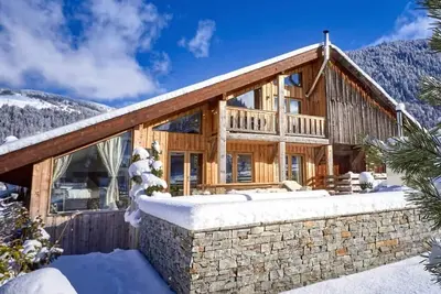 Image de Hunter Chalets - Chalet 46º - Fully Catered