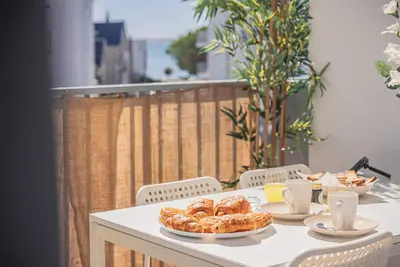 Image de vue mer, Plage 2 min à pied, Gare, Centre 5 min à pied, 4 pers. classé 3*