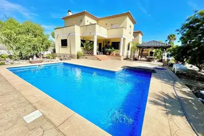 Image de Saona Villas (Vn Eddy) : villa 8 personnes, piscine privée, wifi, 2 km plage