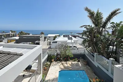 Image de 3-Bedroom Villa in Camps Bay, Cape Town with Pool and amazing ocean views