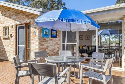 Image de Lakeside Apartment- By the water edge