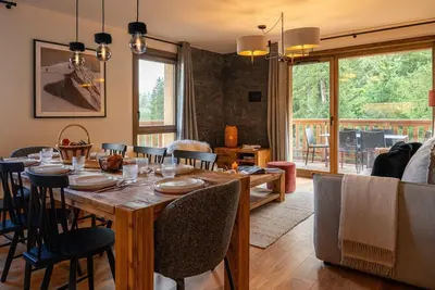 Image de Wifi, à 10m des pistes de ski, vue montagne, piscine, sauna, hammam, terrasse, balcon, parking