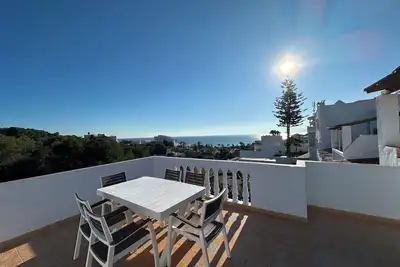 Image de Spacious Retreat ~ Panoramic Sea & Forest Views