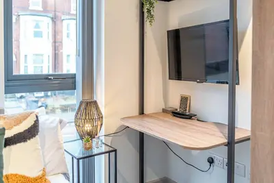 Wolverhampton Chic Apartment - Next to Molineux & Theatre