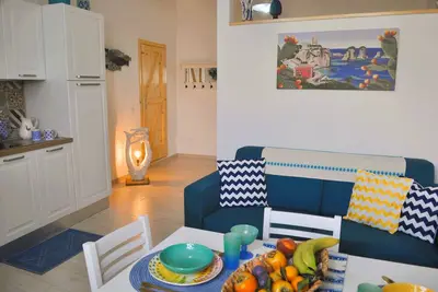 Image de Brand new studio apartment a stone's throw from the sea