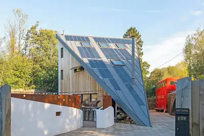 Image de 4 chambres à coucher à Pulborough, West Sussex