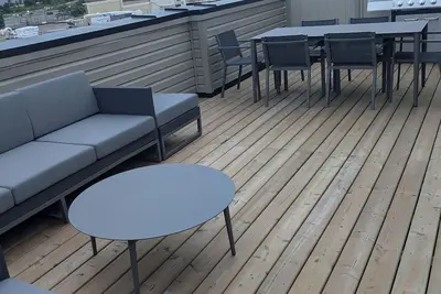 Image de Sunlight, Rooftop terrace with Bbq set up, close to Pickering Casino.