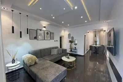 Image de Exclusive 2-bedroom apartment with 24/7 Electricity, Ac and on-site security