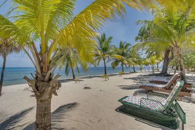 Image de Spacious Villa w/ Huge Kitchen, Pool & Cabana