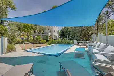 Image de Secluded Villa w/ Pool, Beachfront & Large Kitchen