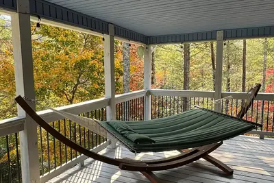 Image de Panoramic Paradise! Spacious Pet Friendly House. Sleeps 10, Minutes to Gsmnp!