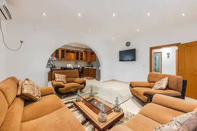 Image de Authentic Lake View Apartment
