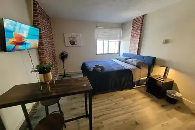 Image de Tranquil Retreat in Central Calgary - Free Wi-Fi