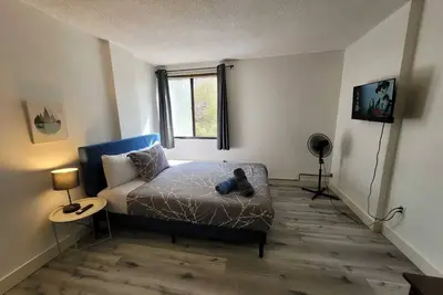 Image de Near Barb Scott Park Abode w/Full Kitchen + BathTub + Microwave