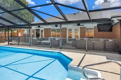 Image de Spacious Family Fun House: Large Private Screened in Pool, Game & Bunk Room