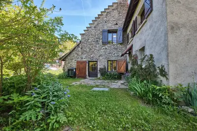 Image de Chalet 'De L'ulmjc De Grenoble' avec vue sur montagne et jardin privé