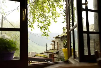 Maison d'hôtes 'Armoloi Room 2' avec vue sur les montagnes, terrasse partagée et Wi-Fi