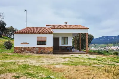 Image de Maison de campagne 'Casa El Collado' avec vue sur les montagnes, piscine partagée et climatisation