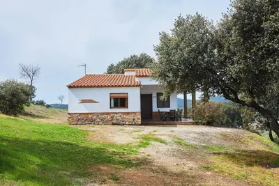 Image de Maison de campagne 'Casa La Cimbarra' avec vue sur les montagnes, piscine partagée et climatisation