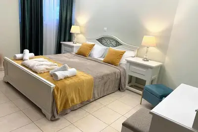 Image de Appartement \"Deux chambres avec jardin\" avec vue montagne, Wi-Fi et climatisation