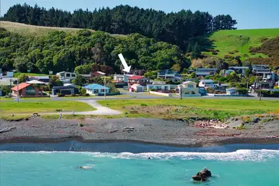 Image de South Bay | Great View | Classic Kiwi Bach - Kk922