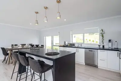 Image de Seaside Style – Mangawhai Holiday Home
