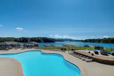 Image de Beach + Pool Access: Smith Mountain Lake Getaway!