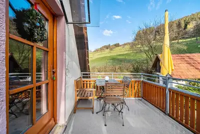 Image de Appartement 'Ferienwohnung Waldblick' avec vue sur les montagnes, terrasse partagée et Wi-Fi