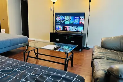 Image de 5th Floor Cozy 1 Bedroom Condo with Parking