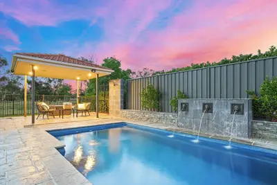 Image de Mediterranean Escape – Pool, Pizza Oven & Near Zoo