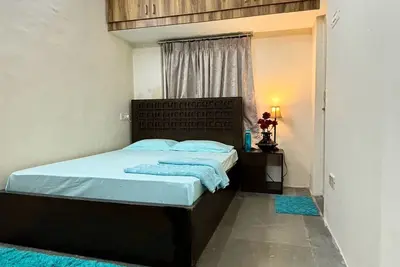 Image de Bedroom with Kitchen & Attached Bathroom in Heart of Chennai – Ac & WiFi.