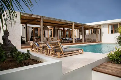Image de Modern bohemian style villa with private pool