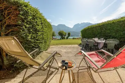 Image de Duingt - Cote Lac et Jardins, Pieds dans l'eau