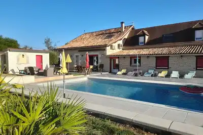 Image de La Pierrotine - Grande villa tout confort avec piscine
