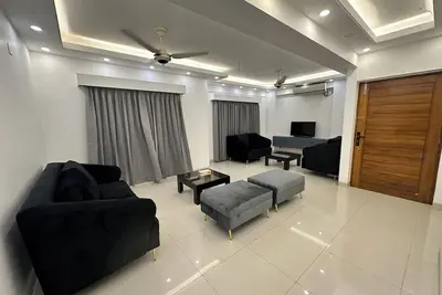 Image de New Luxurious 3 Bedroom Apartment with Ac, WiFi in