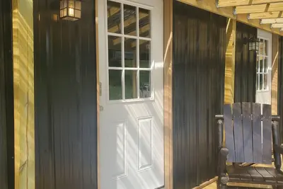 Image de Cabin 2 Backwoodskrawlers Basecamp \n