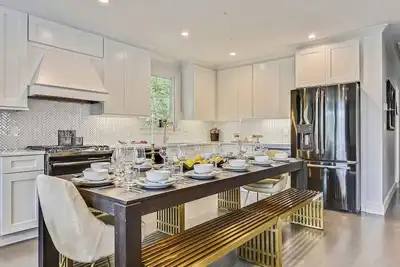 Image de Glamorous Luxury Apartment, Near T