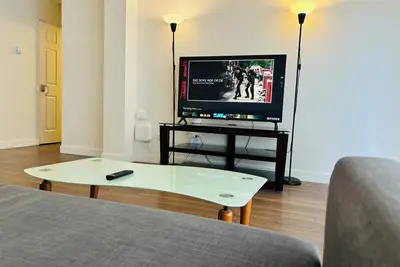 Image de 7th Floor 1 Bedroom Condo with Parking