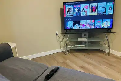 Image de Entire Independent Walkout Basement Suite