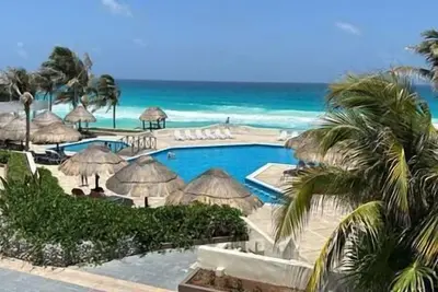 1bd Apartment with pool and beach access