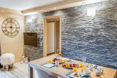 Image de Wifi, à 150m des pistes de ski, 3ème étage, vue montagne, sauna, balcon, parking, télévision, 48m²