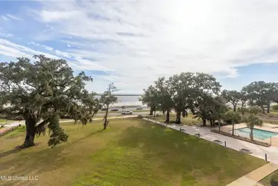 Image de Imagine Waking Up to This View! Relax at a 2-Bedroom Beach Condo in Biloxi, Ms