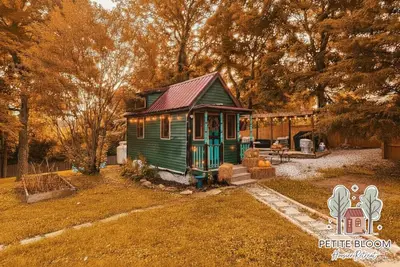 Petite Bloom Hoosier Retreat