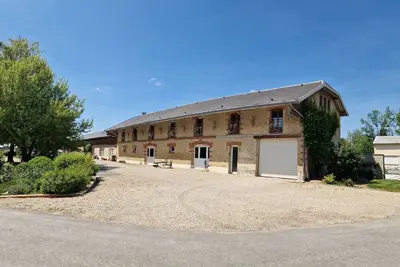 Image de Gîte + Salle des fêtes + Chambre avec Douche & Toilette Privée