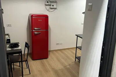 Image de Quiet apartment in central area and well connected by public transportation.