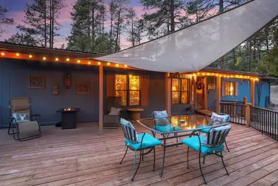 Image de Surrounded by Pine Trees / Wildlife / Peaceful / Nearby Hikes