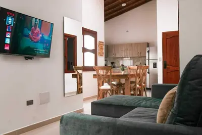 Image de Comfort 4 blocks from the garden park.