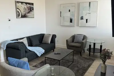 Image de Spacious 3 bedroom house with front attached garage